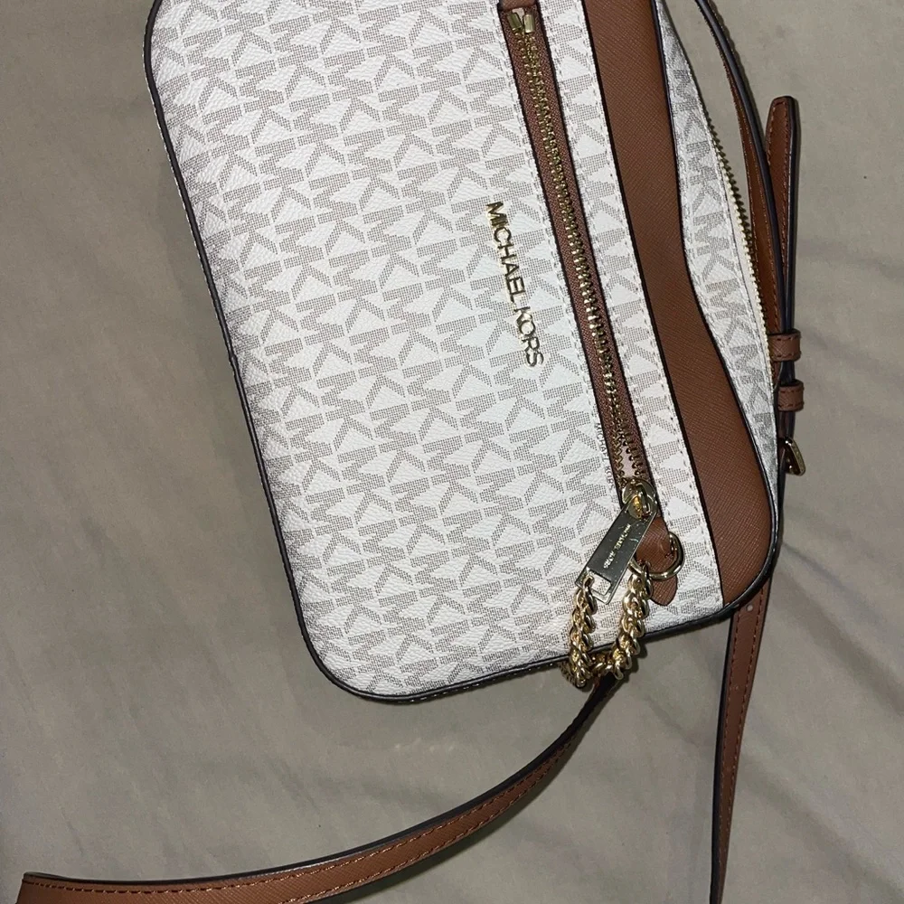 Michael Kors crossbody bag brand new never used - Picture 7 of 7